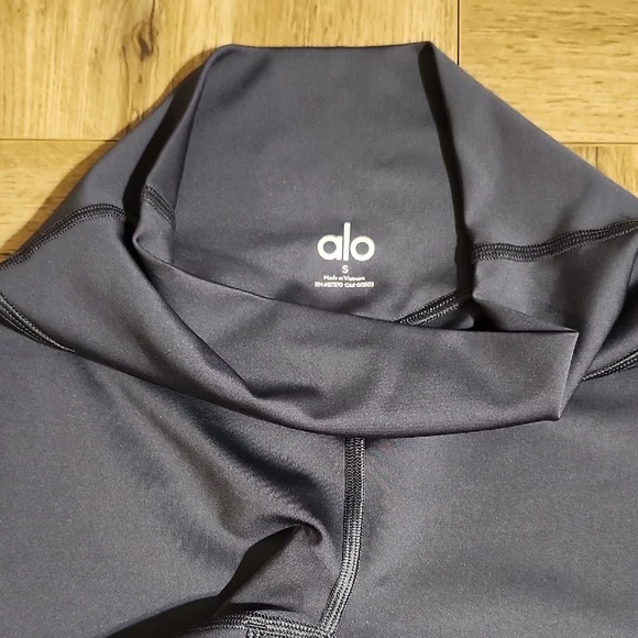 ALO Yoga Charcoal Leggings Size S - Picture 3 of 16